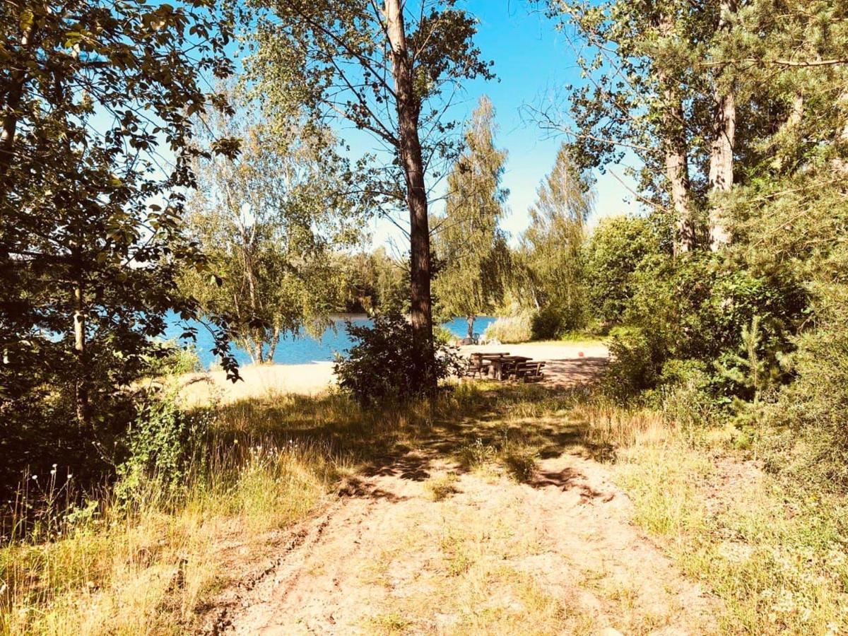 Вілла Wohnen-Auf-Zeit-Am-See Grossostheim Екстер'єр фото